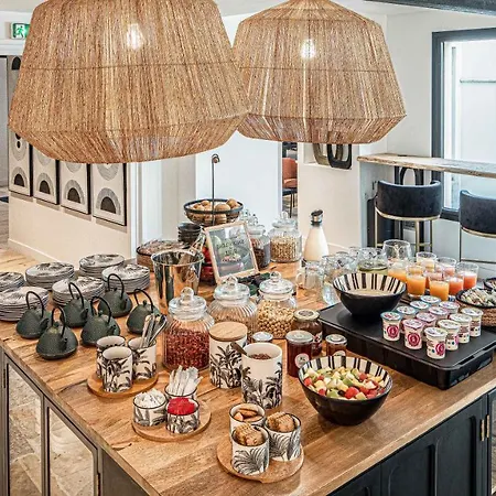 Maisons Du Monde & - La Rochelle Vieux Port Hotel 4*