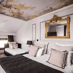 Maisons Du Monde & - Vieux Port Hotel La Rochelle (Charente-Maritime)