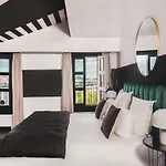Maisons Du Monde & - Vieux Port Hotel 4*