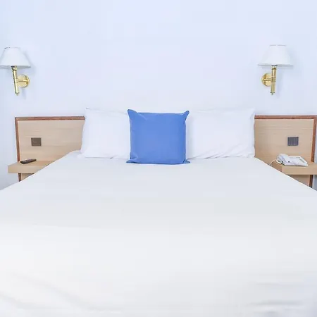 Maisons Du Monde & - La Rochelle Vieux Port Hotel 4*