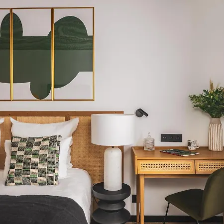 Maisons Du Monde & - La Rochelle Vieux Port Hotel 4*