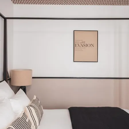 Maisons Du Monde & - La Rochelle Vieux Port Hotel 4*