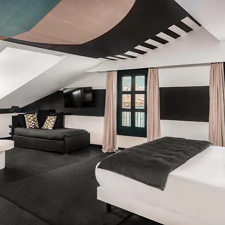 Maisons Du Monde & - La Rochelle Vieux Port Hotel