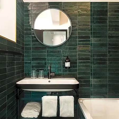 Maisons Du Monde Hôtel&suites - Vieux Port 4*