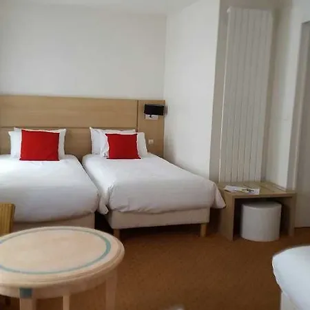 Maisons Du Monde & - La Rochelle Vieux Port Hotel 4*