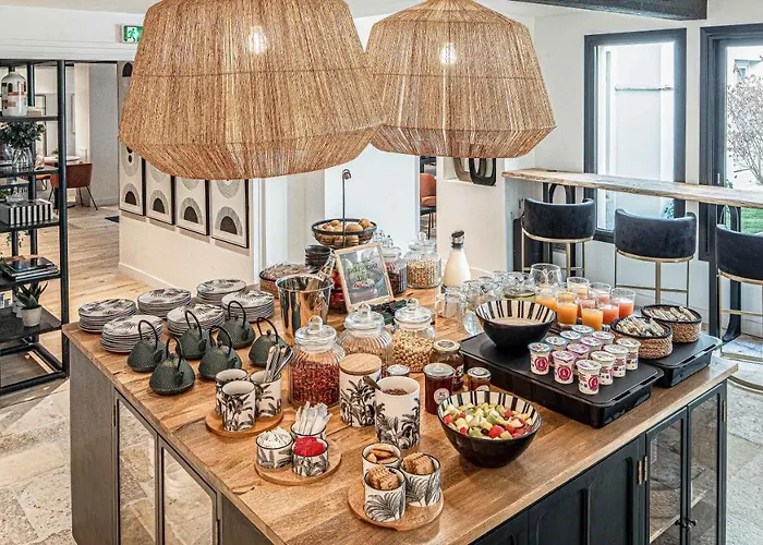 Maisons Du Monde & - Vieux Port Hotel 4*