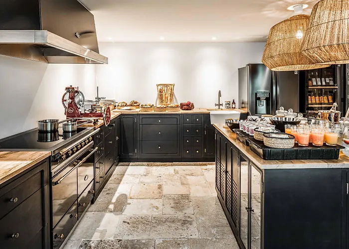 Maisons Du Monde & - Vieux Port Hotel La Rochelle (Charente-Maritime)